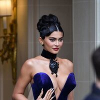 Kylie Jenner en el showroom de Schiaparelli en París