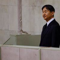 Naruhito de Japón en la capilla ardiente de la Reina Isabel II