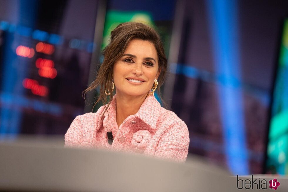 Penélope Cruz presenta 'En los márgenes' en 'El Hormiguero'