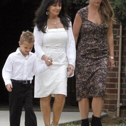 Britney Spears con su madre y uno de sus hijos