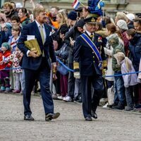 Guillermo Alejandro de Holanda y Carlos Gustavo de Suecia en la bienvenida a los Reyes de Holanda por su Visita de Estado a Suecia