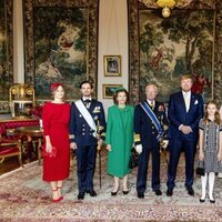 Estelle de Suecia y otros miembros de la Familia Real Sueca con Guillermo Alejandro y Máxima de Holanda en el Palacio Real de Estocolmo