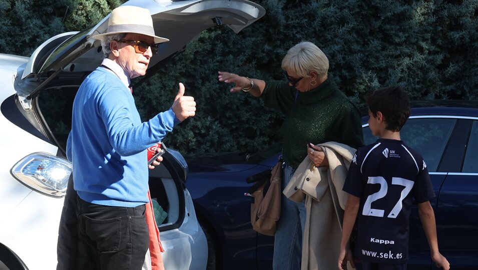 Ortega Cano y Ana María Aldón tras ver un partido de fútbol de su hijo