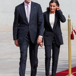 El Rey Felipe y la Reina Letizia llegan al aeropuerto antes de su visita de Estado a Alemania