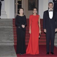 Los Reyes Felipe y Letizia junto con el Presidente de Alemania y la primera dama en la cena de su Viaje de Estado