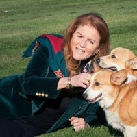 Sarah Ferguson con los corgis de la Reina Isabel II