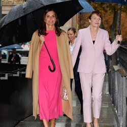 La Reina Letizia y Elke Büdenbender en una exposición en Berlín durante la Visita de Estado de los Reyes de España a Alemania