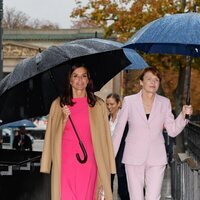 La Reina Letizia y Elke Büdenbender en una exposición en Berlín durante la Visita de Estado de los Reyes de España a Alemania