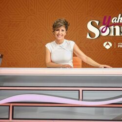 Sonsoles Ónega en la mesa de su programa 'Y ahora Sonsoles'