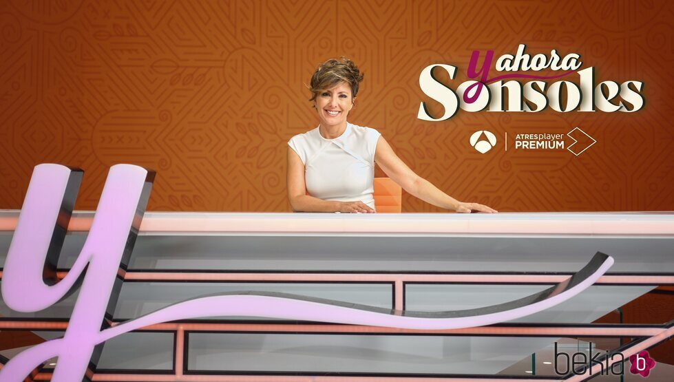 Sonsoles Ónega en la mesa de su programa 'Y ahora Sonsoles'