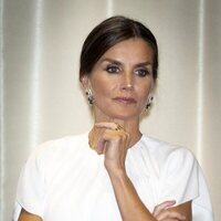 La Reina Letizia con unos pendientes de diamantes y zafiros de la Reina Sofía en una recepción en Frankfurt en la Visita de Estado de los Reyes de España a