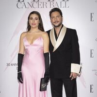 Manuel Carrasco y Almudena Navalón en la gala solidaria 'Cancer Ball' organizada por Elle