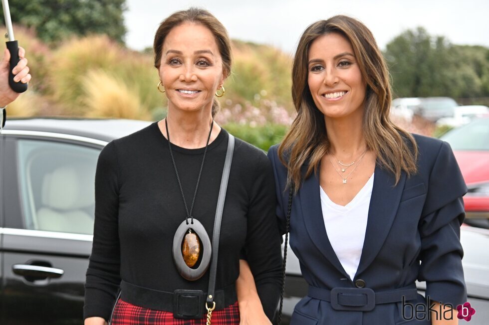 Isabel Preysler y Ana Boyer en la fiesta de la cátedra de Mario Vargas Llosa