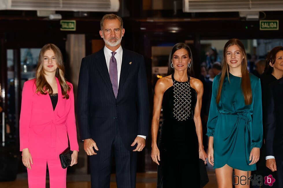 Los Reyes de España, junto con sus hijas, presiden el XXX Concierto Premios Princesa de Asturias