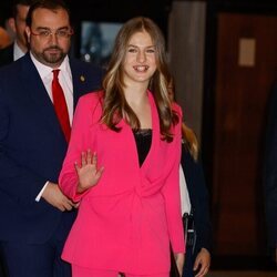 La Princesa Leonor, muy sonriente a su llegada al XXX Concierto Premios Princesa de Asturias