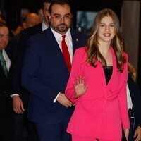 La Princesa Leonor, muy sonriente a su llegada al XXX Concierto Premios Princesa de Asturias