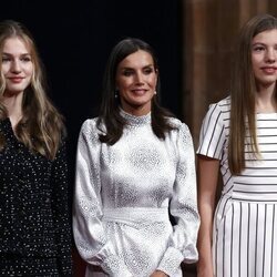 La Reina Letizia, la Princesa Leonor y la Infanta Sofía en las audiencias de los Premios Princesa de Asturias 2022