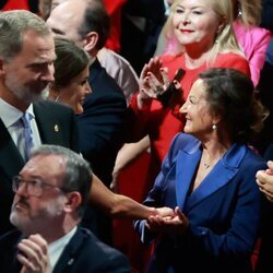 La Reina Letizia saluda a su madre en los Premios Princesa de Asturias 2022