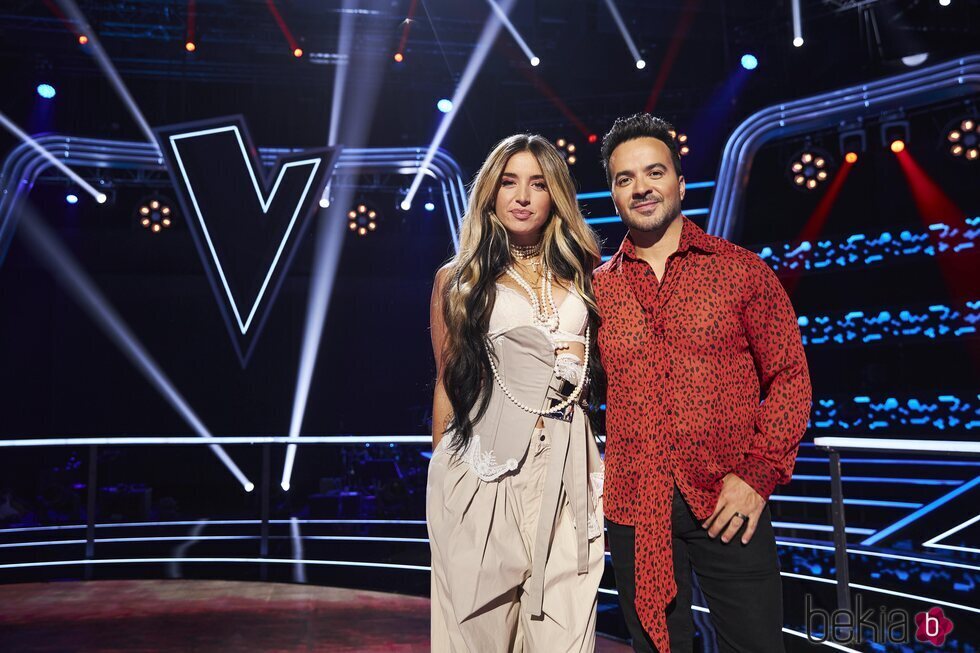 Lola Índigo y Luis Fonsi en las batallas de 'La Voz 2022'