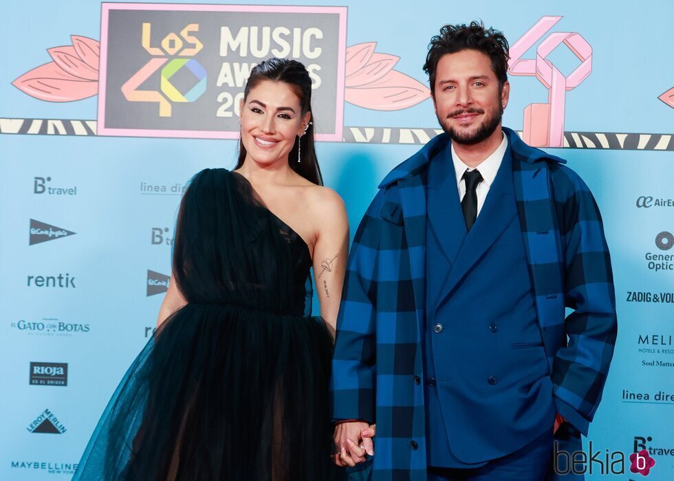 Manuel Carrasco y Almudena Navalón en Los 40 Music Awards 2022