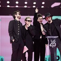 Morat recogiendo su premio en la gala de Los 40 Music Awards 2022