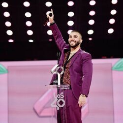 Manuel Turizo recoge su premio en la gala de Los 40 Music Awards 2022