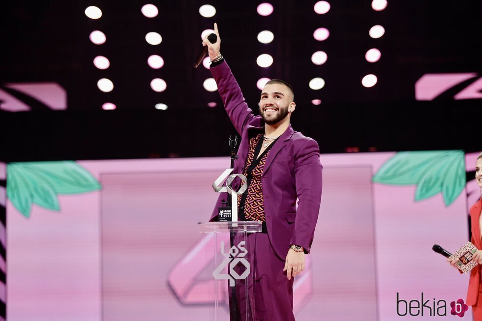 Manuel Turizo recoge su premio en la gala de Los 40 Music Awards 2022