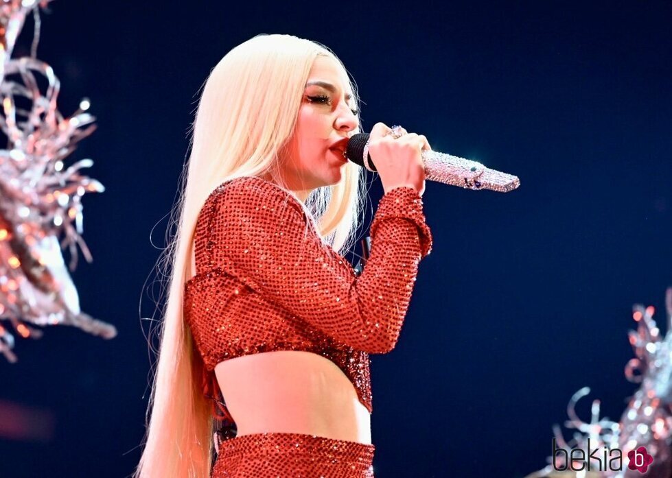 Ava Max en la gala de Los 40 Music Awards 2022