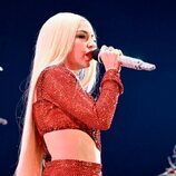 Ava Max en la gala de Los 40 Music Awards 2022