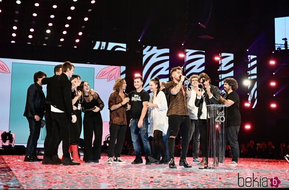 Dani Fernández recoge su premio en la gala de Los 40 Music Awards 2022