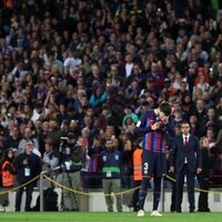 Gerard Piqué llorando de emoción en su último partido con el Barça