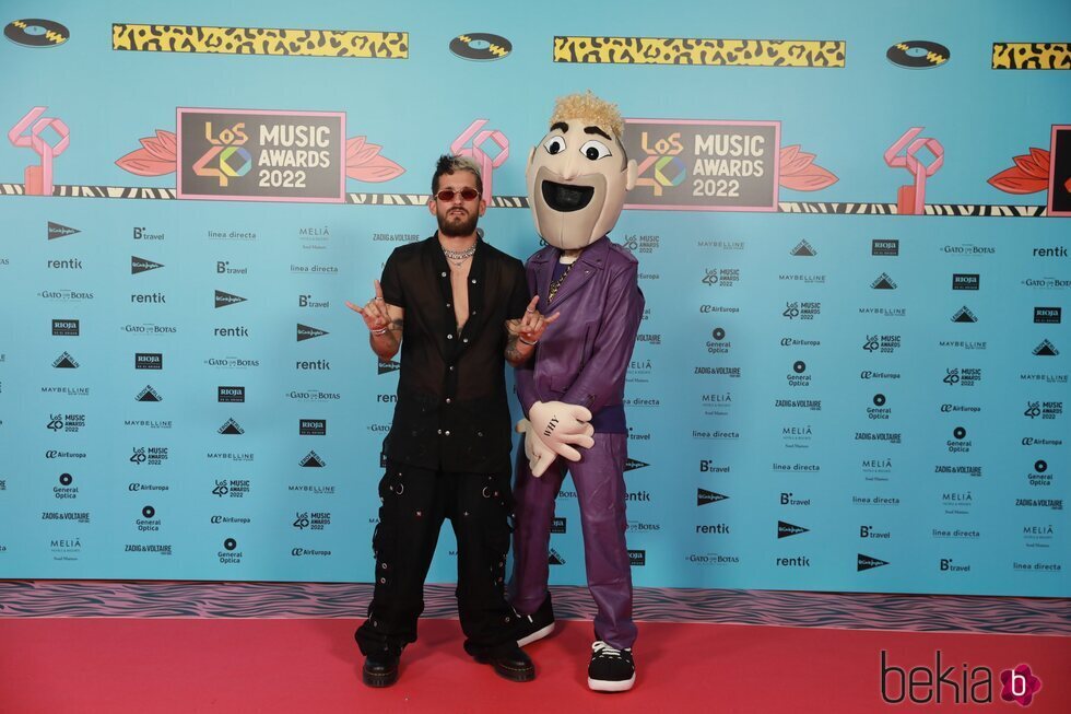 Mau y Ricky en la alfombra roja de Los 40 Music Awards 2022