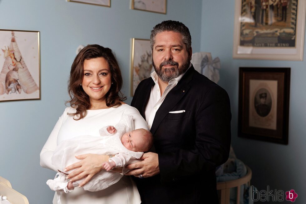 Jorge Romanov y Victoria Romanovna con su hijo, Alexander