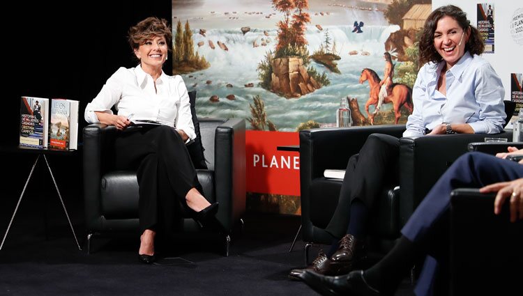 Sonsoles Ónega y Cristina Campos en la presentación de las novelas ganadora y finalista del Premio Planeta 2022