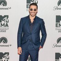 Miguel Ángel Silvestre en la alfombra roja de los MTV EMA 2022