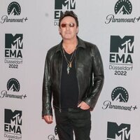 Julian Lennon en la alfombra roja de los MTV EMA 2022