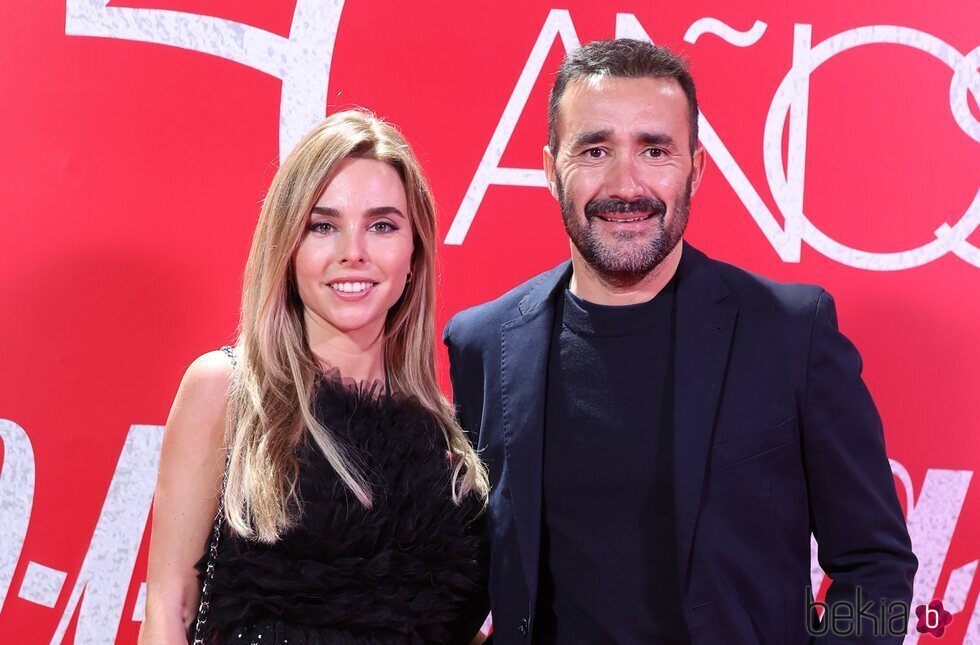 Juanma Castaño y Helena Condis en la alfombra roja de los VI Premios Woman