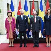 Abdalá y Rania de Jordania y su hijo Hussein de Jordania con Carlos Gustavo y Silvia de Suecia en Ammán