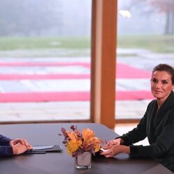 La Reina Letizia y la esposa del Presidente de Croacia durante su encuentro en el Palacio Presidencial de Zagreb