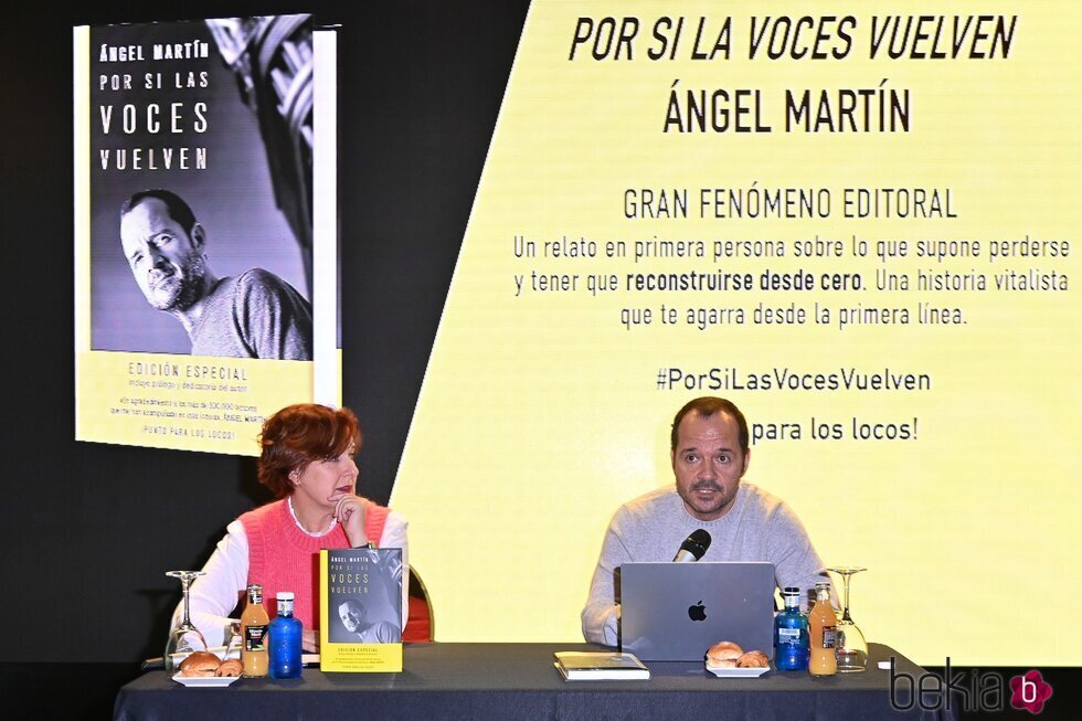 Ángel Martín en una rueda de prensa de su libro 'Por si las voces vuelven'