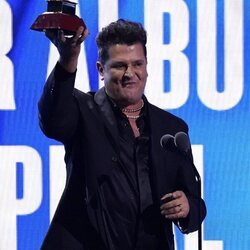 Carlos Vives en la alfombra roja de los Latin Grammy 2022