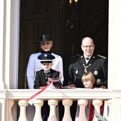 Alberto y Charlene de Mónaco y sus hijos Jacques y Gabriella en el Día Nacional de Mónaco 2022