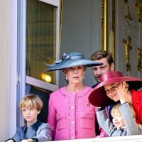 Carolina de Mónaco, Pierre Casiraghi y Beatrice Borromeo y sus hijos Stefano y  Francesco Casiraghi en el Día Nacional de Mónaco 2022