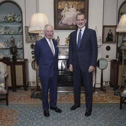 El Rey Carlos III y Felipe VI en su encuentro en Clarence House