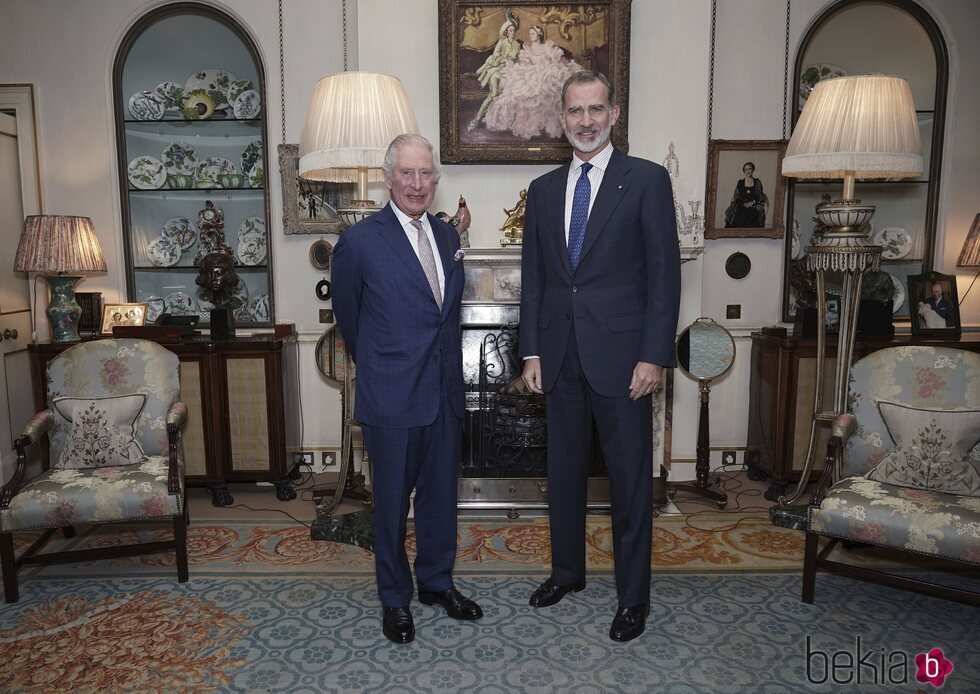 El Rey Carlos III y Felipe VI en su encuentro en Clarence House