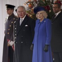 Los Reyes Carlos y Camilla en la ceremonia de bienvenida al Presidente de Sudáfrica por su Visita de Estado a Reino Unido