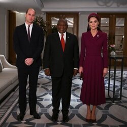 El Príncipe Guillermo y Kate Middleton con el Presidente de Sudáfrica tras darle recibirle por su Visita de Estado a Reino Unido