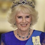 La Reina Camilla con la Tiara de Zafiros Belgas en la Cena de Estado al Presidente de Sudáfrica