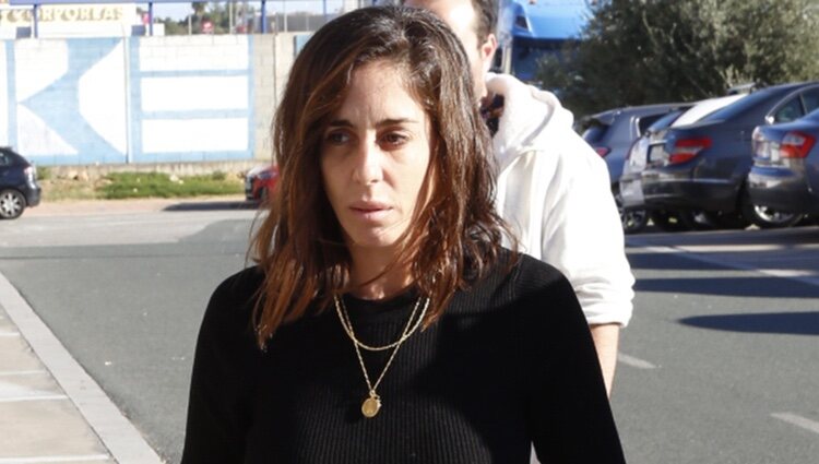 Anabel Pantoja llega destrozada al tanatorio de su padre Bernardo Pantoja