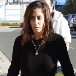 Anabel Pantoja llega destrozada al tanatorio de su padre Bernardo Pantoja